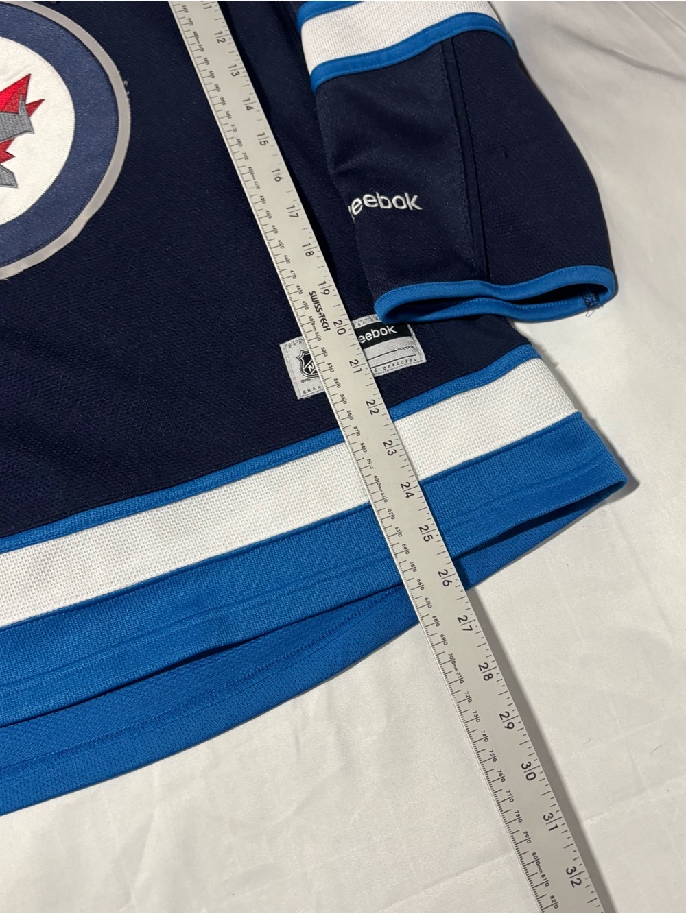 Winnipeg Jets Reebok Women's NHL Hockey
Jersey XL - Picture 10 of 10